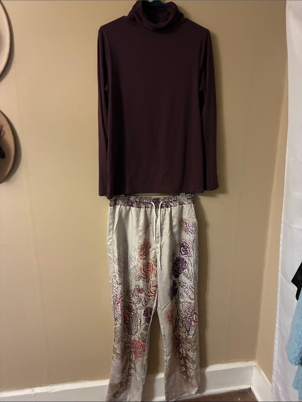 Women's Floral Print Drawstring Pants - Cream & Purple
